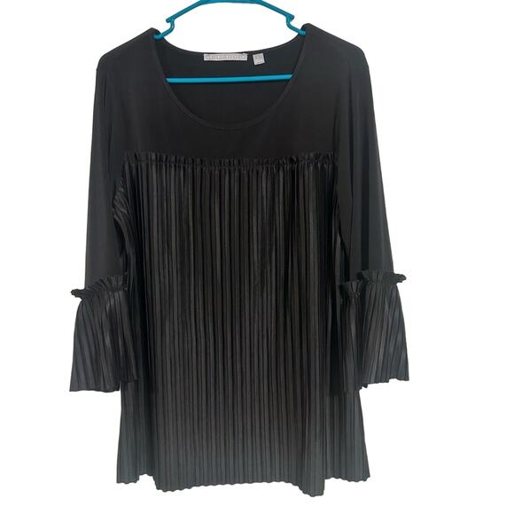 Valerie Stevens Tops - Valerie Stevens Black Blouse Mixed Media Bell Sleeves Size Large